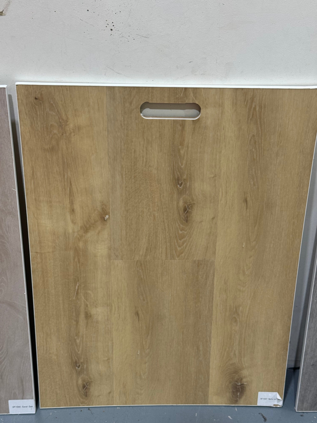 7.5mm Natural Oak SPC Hybrid Flooring – 1.4m² per Box